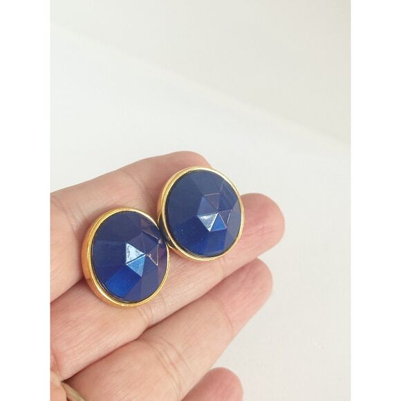 Vintage 1987 Avon Royal Facets Blue Clip On Earrings - Picture 3 of 5